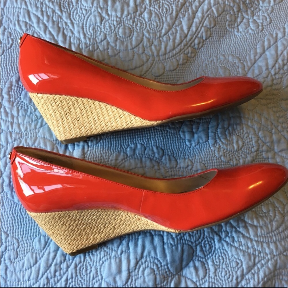 Anne Klein Red Wedges